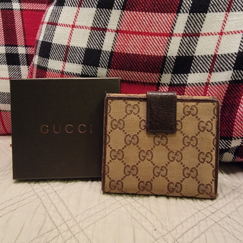 Gucci wallet
